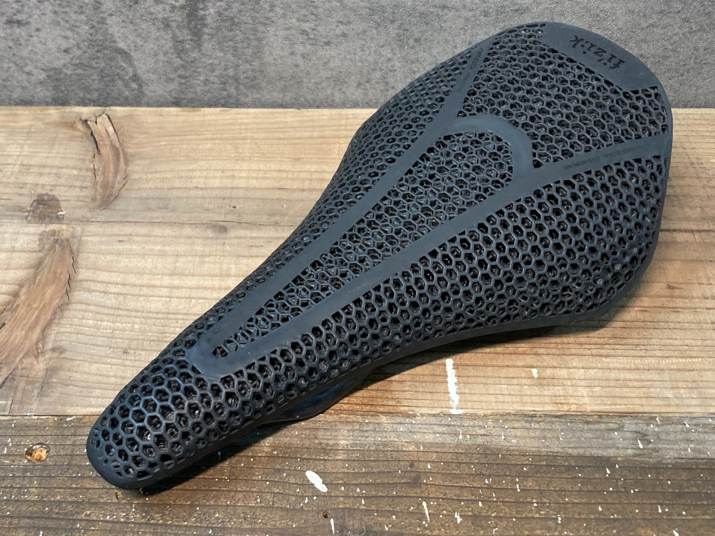 IL268 フィジーク fizik ヴェント アルゴ アダプティブ VENTO ARGO R1 ADAPTIVE サドル カーボンレール 140mm