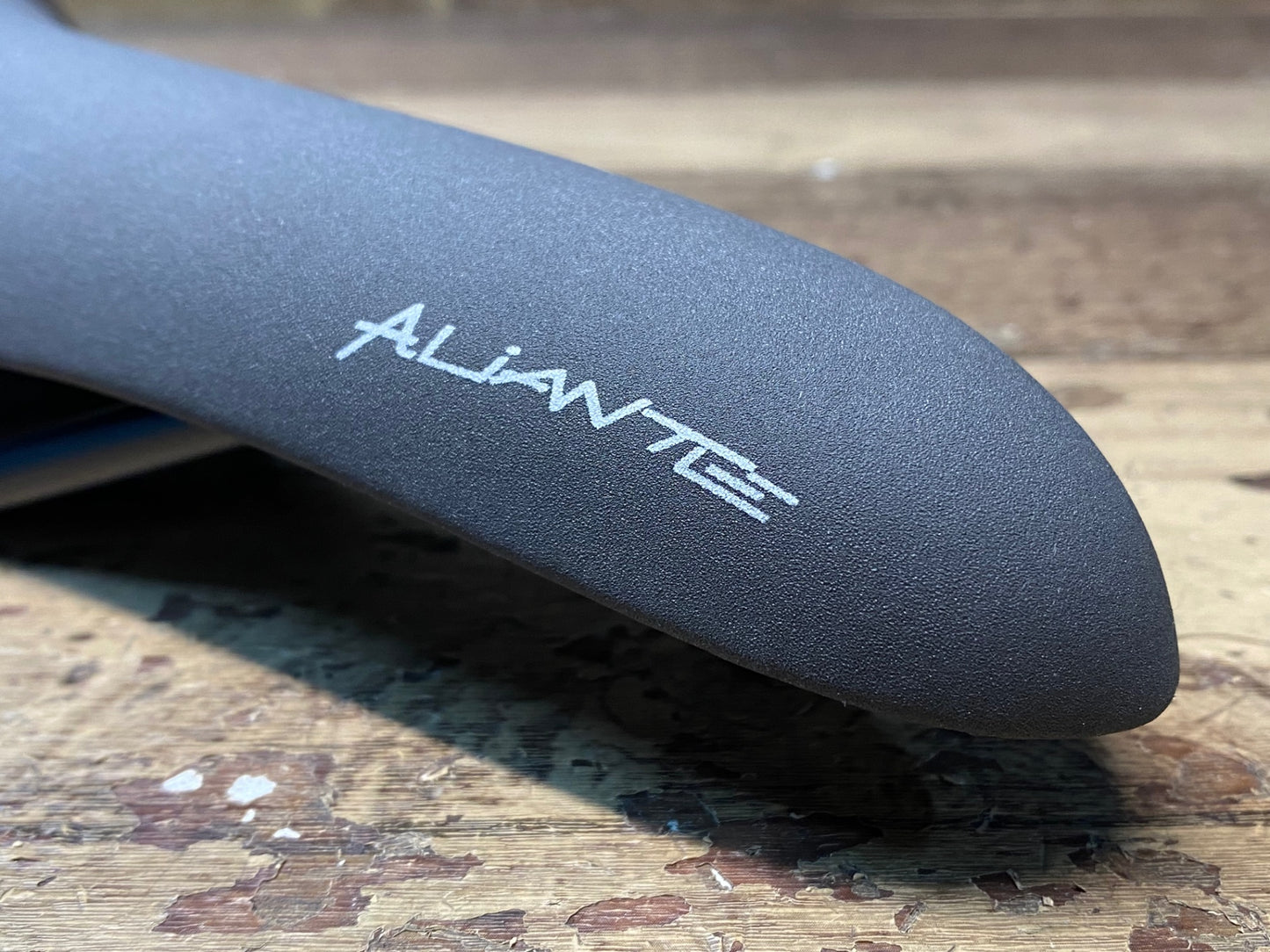 IM940 フィジーク Fizik ALIANTE R3 サドル KIUMレール