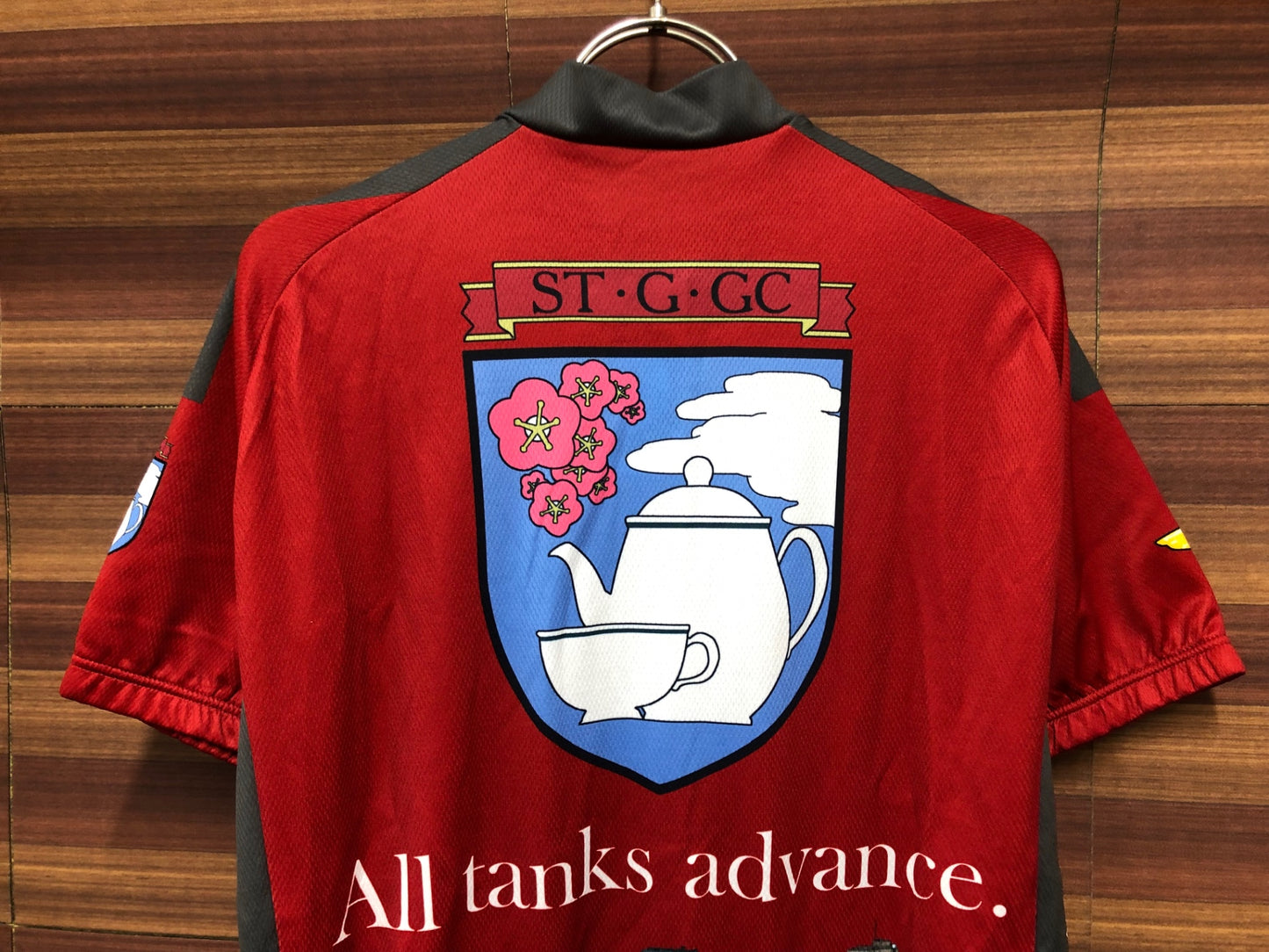 IS996 ウェイブワン WAVE ONE AURORA 半袖 サイクルジャージ 赤 グレー L ガールズ＆パンツァー 聖グロリアーナ女学院 痛ジャージ