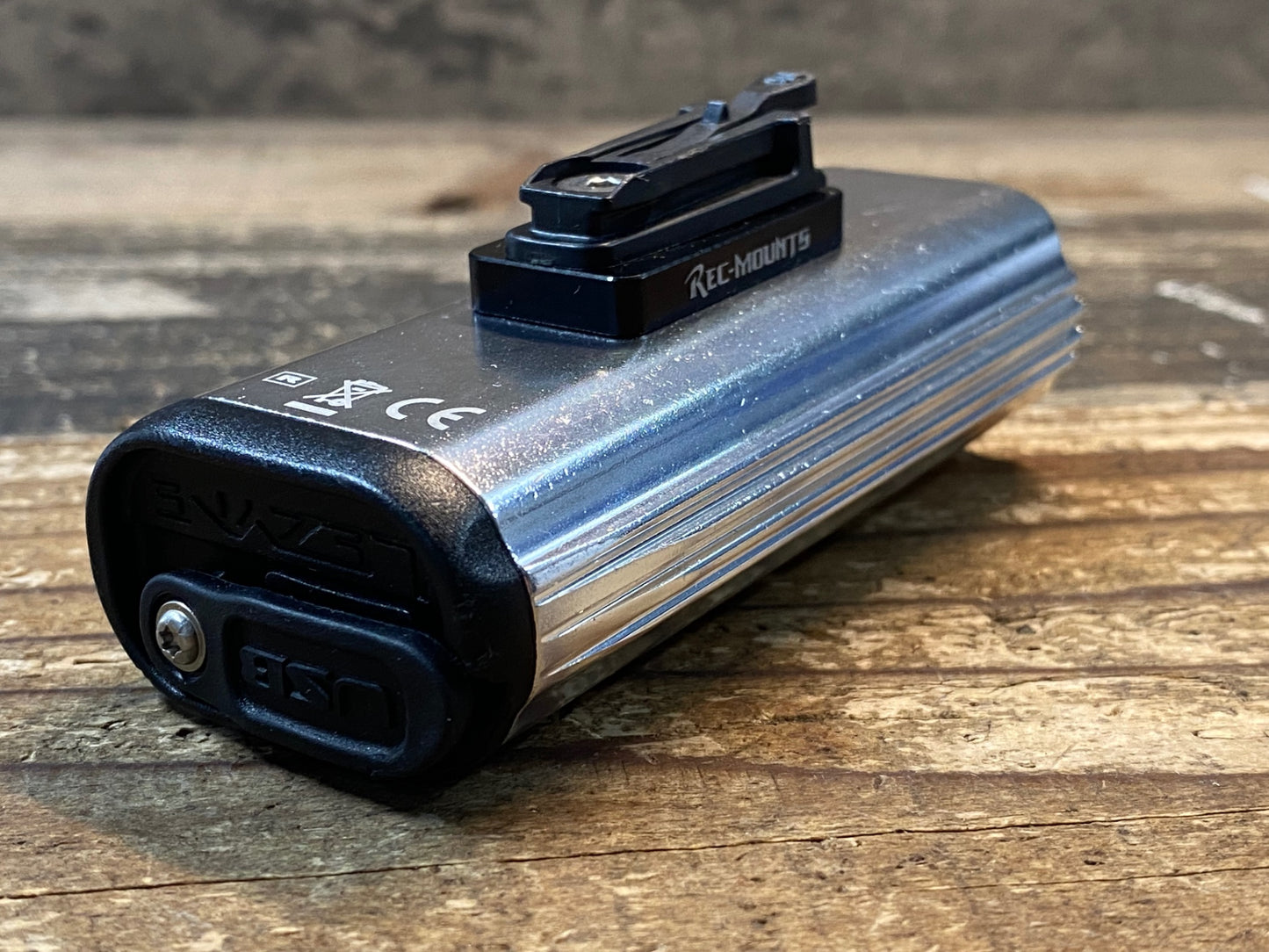 IS383 レザイン LEZYNE LITE DRIVE 1000XL ライト シルバー RecMounts CATEYE 用アダプター付属