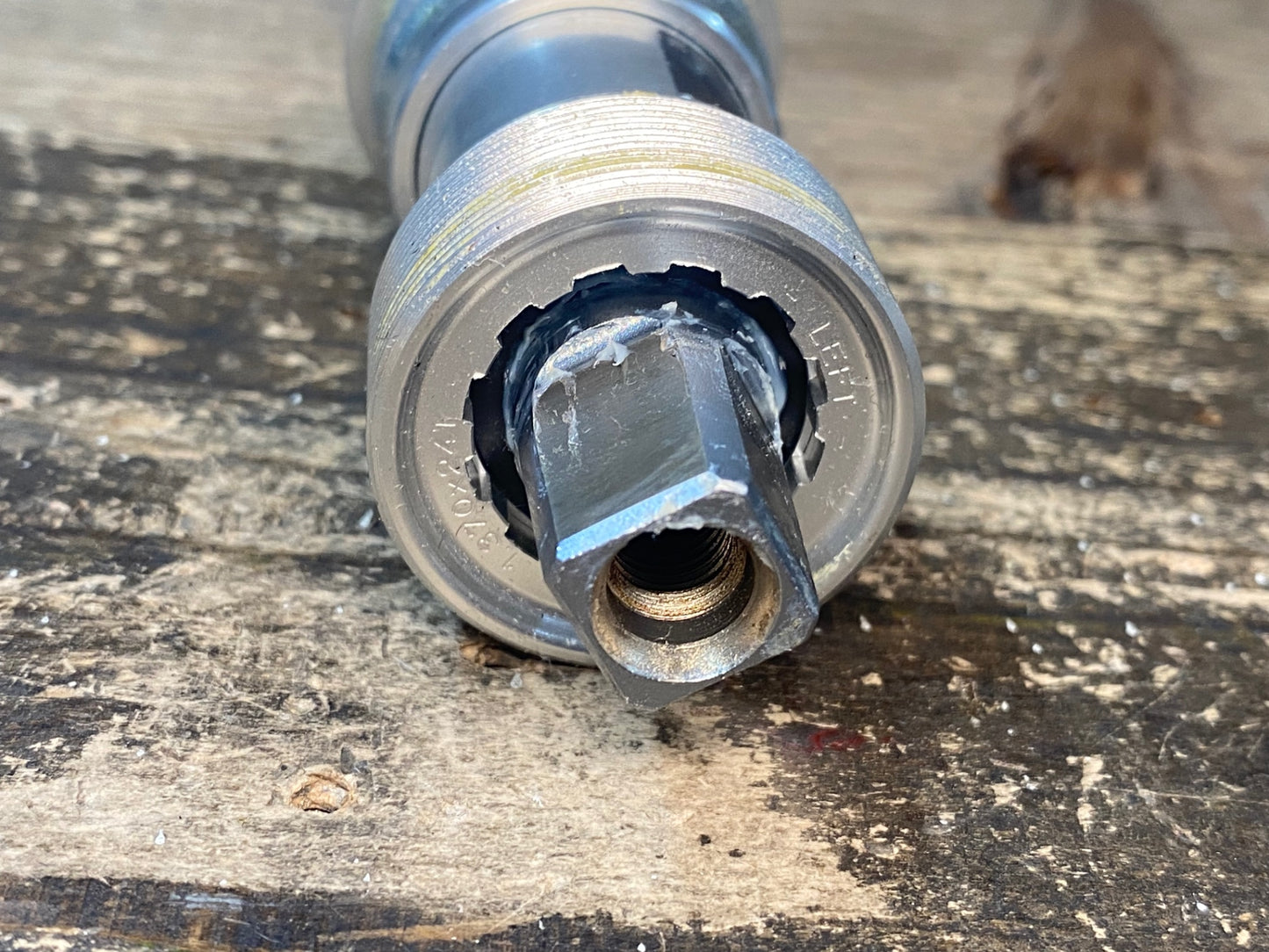 IW664 カンパニョーロ CAMPAGNOLO CHORUS ボトムブラケット BB JIS/BSA 102mm スクエアテーパー 未使用