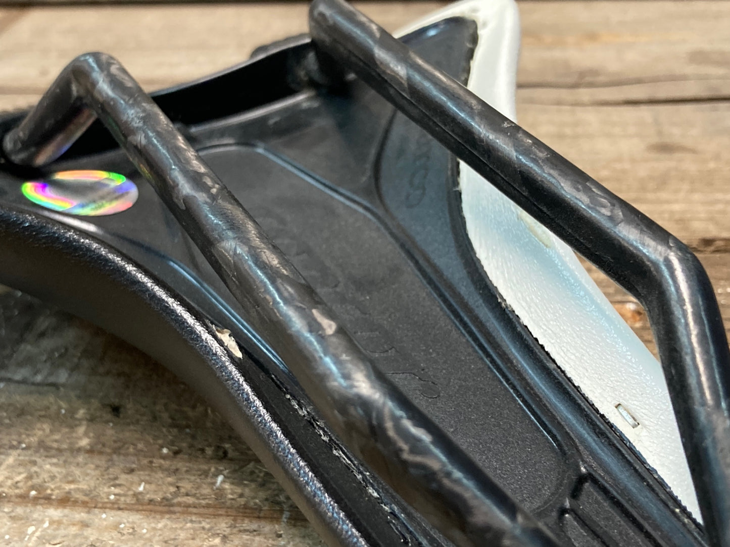 IQ575 セラサンマルコ selle sanmarco コンコール CONCOR CARBON FX サドル 白黒 カーボンレール