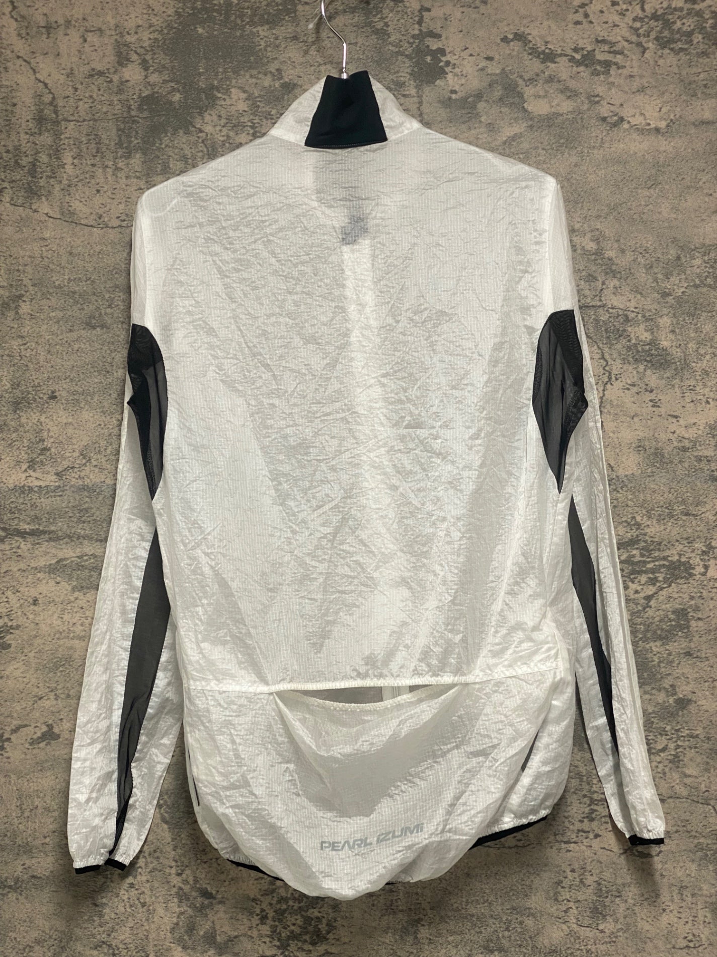 IV538 パールイズミ PEARL iZUMi 長袖 ウインドブレーカー 白 M