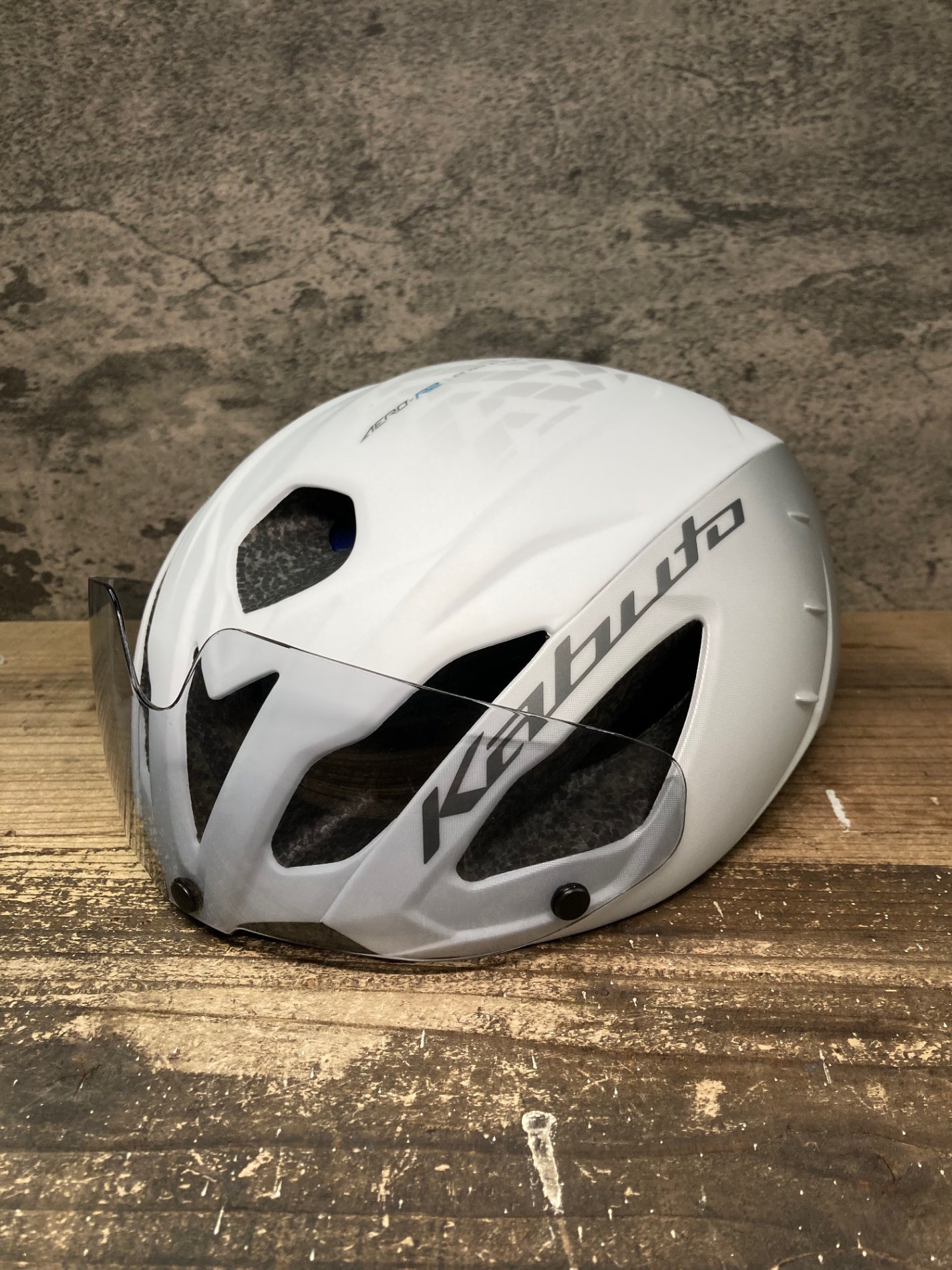 IY380 オージーケーカブト OGK kabuto AERO-R2 ヘルメット 白 R05/11製造 L/XL 美品