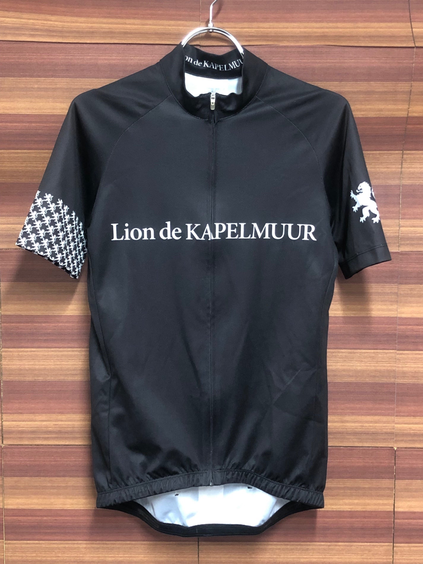 IP142 リオンドカペルミュール Lion de KAPELMUUR 半袖 サイクルジャージ 黒 L ※ほつれ