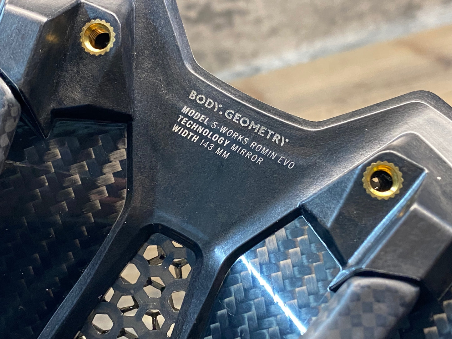 IS077 スペシャライズド S-WORKS ROMIN EVO MIRROR SADDLE サドル 143mm