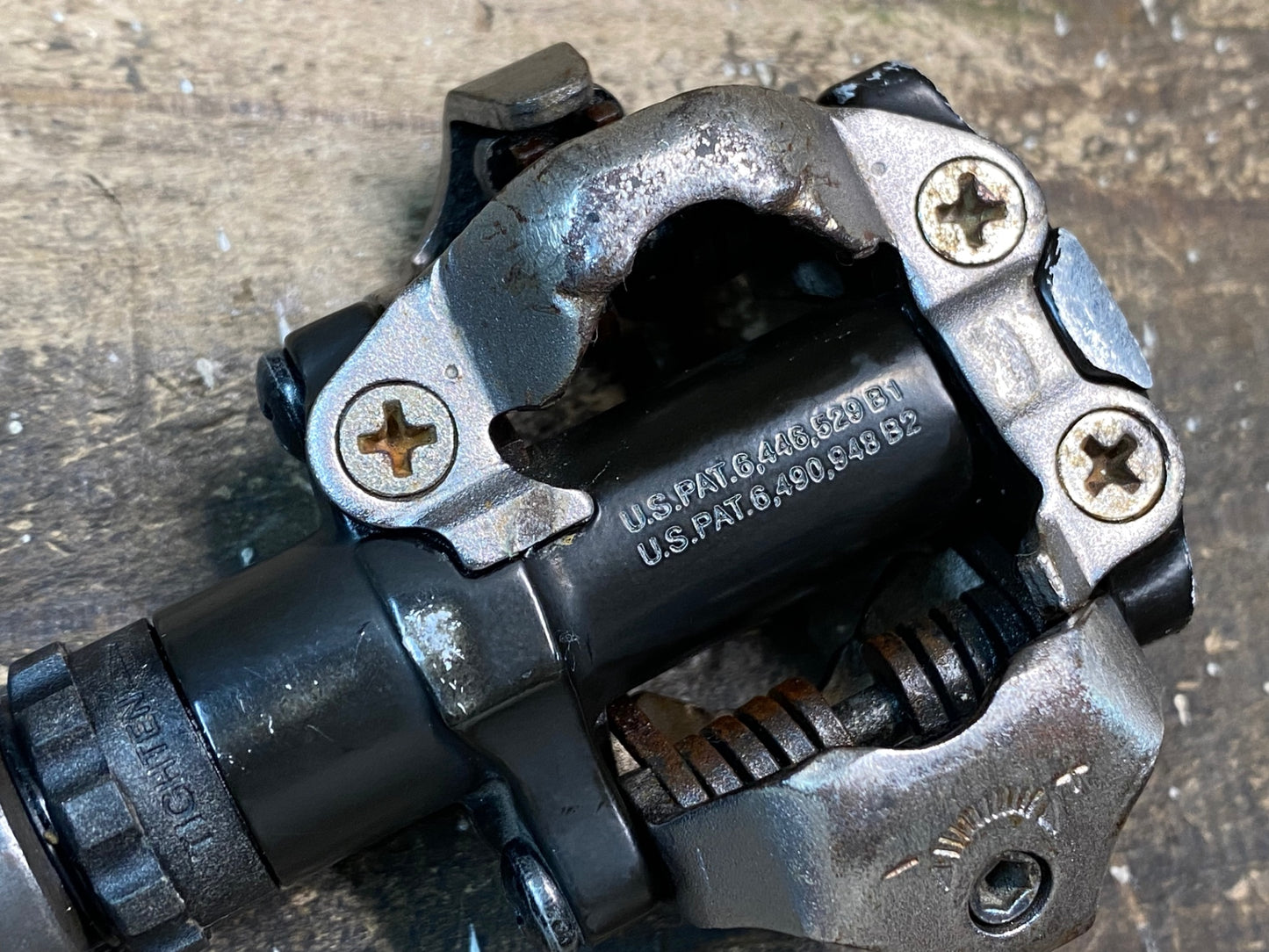 IU326 シマノ SHIMANO PD-M520 SPD ビンディングペダル SPD