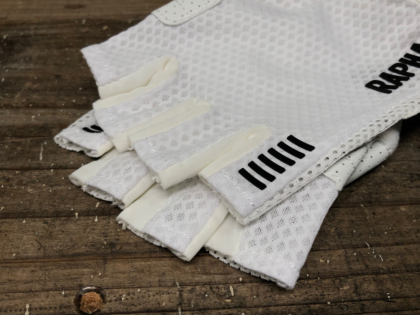 IN347 ラファ RAPHA グローブ 指ぬき 白 M