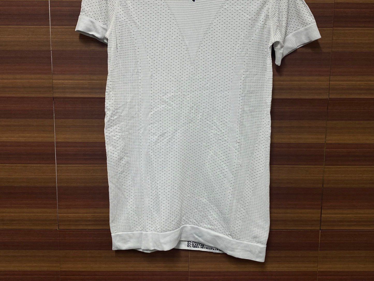 IS022 ピセイ PISSEI 半袖 べースレイヤー 白 サイズ不明