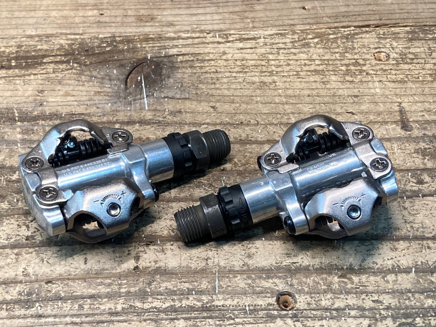 IS282 シマノ SHIMANO PD-M520 ビンディングペダル SPD