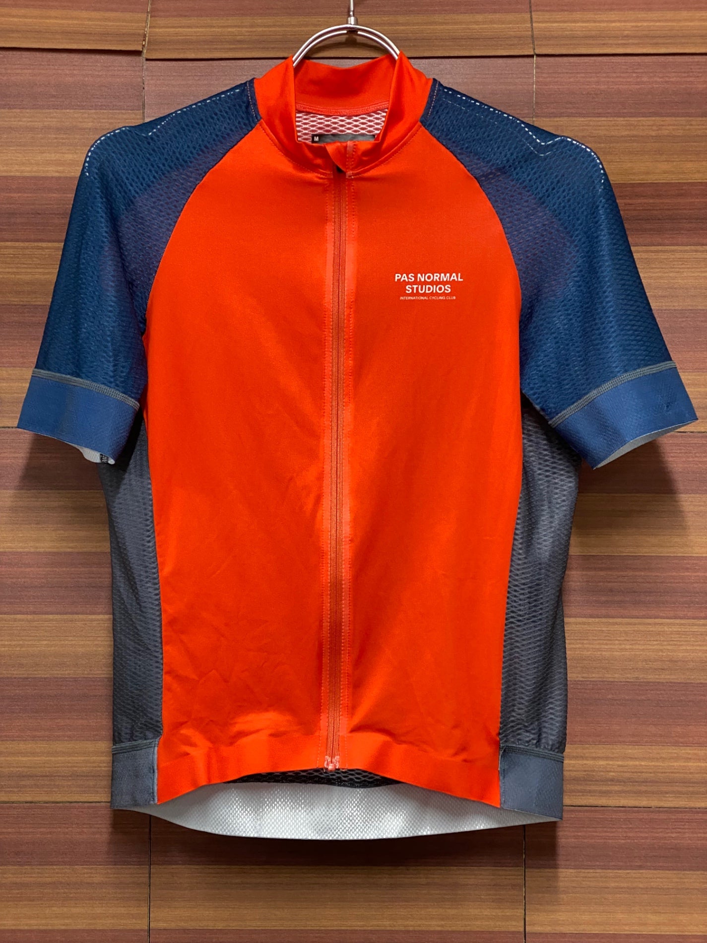 IU583 パスノーマルスタジオ PAS NORMAL STUDIOS 半袖 サイクルジャージ 赤 Mサイズ