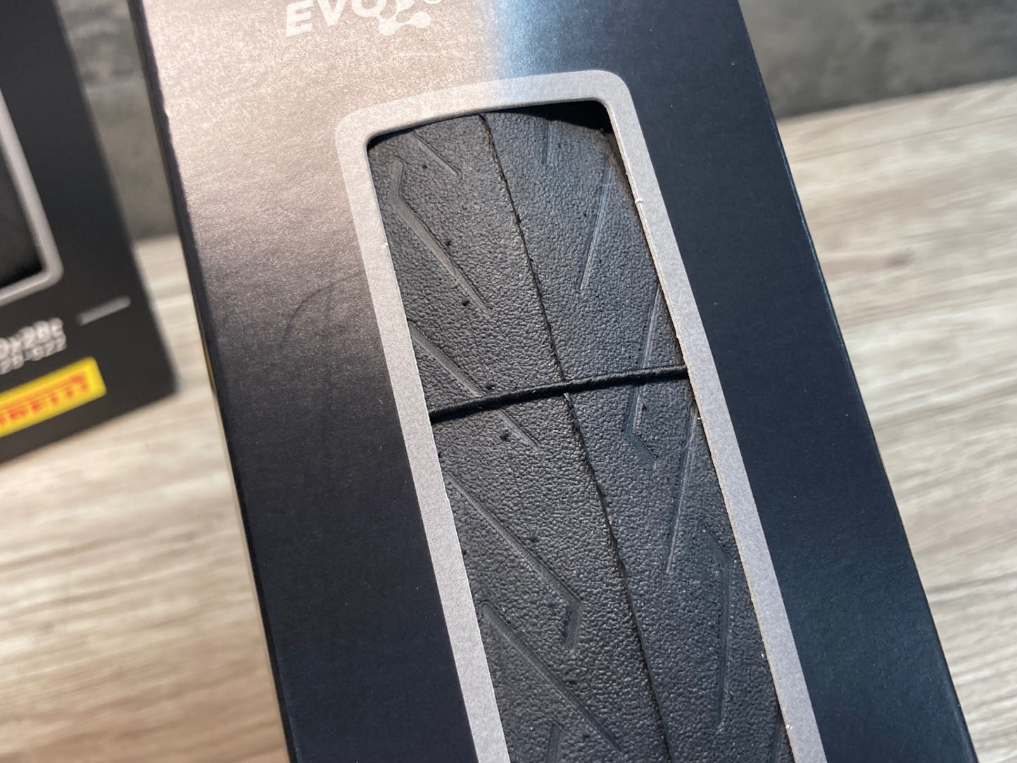 IW991 ピレリ PIRELLI P ZERO ROAD 700×28C クリンチャータイヤ 2本セット