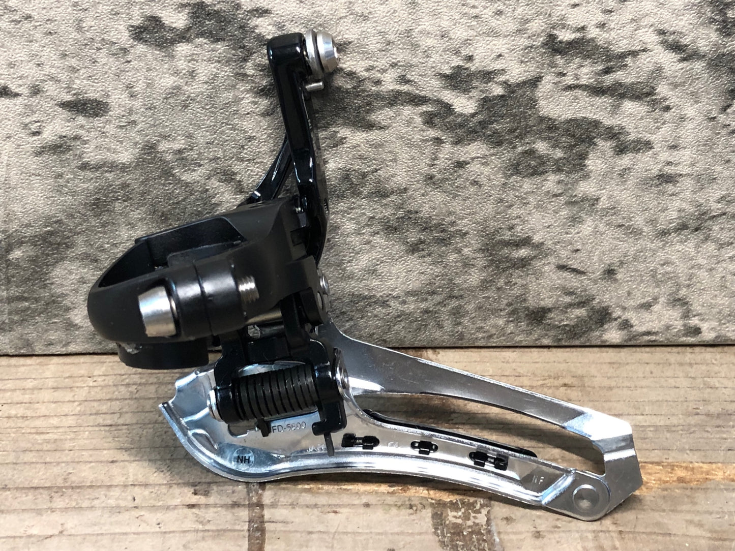 IT144 シマノ SHIMANO 105 FD-5800 フロントディレイラー 2S バンド式 Φ34.9/Φ28.6