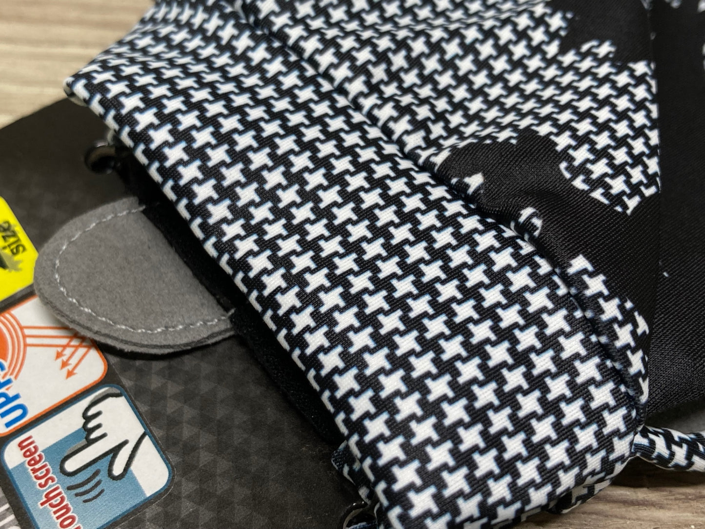 JB488 カペルミュール KAPELMUUR 長指 グローブ 白黒 千鳥柄 L 未使用