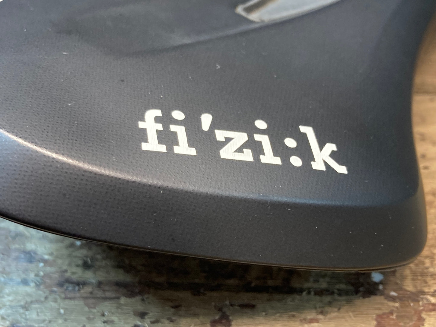 IL496 フィジーク fizik TERRA ARGO X5 S-Alloyレール 160mm