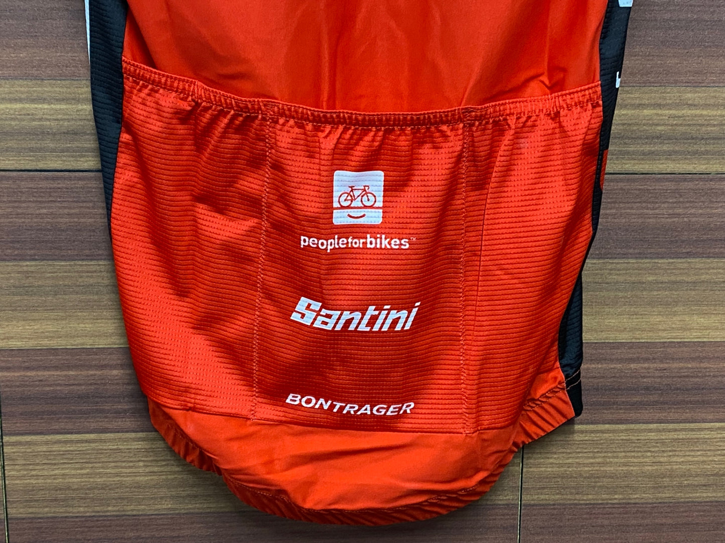 IT226 サンティーニ Santini 半袖 サイクルジャージ 赤 黒 TREK Segafredo 未使用品 ※保管に伴う染みあり