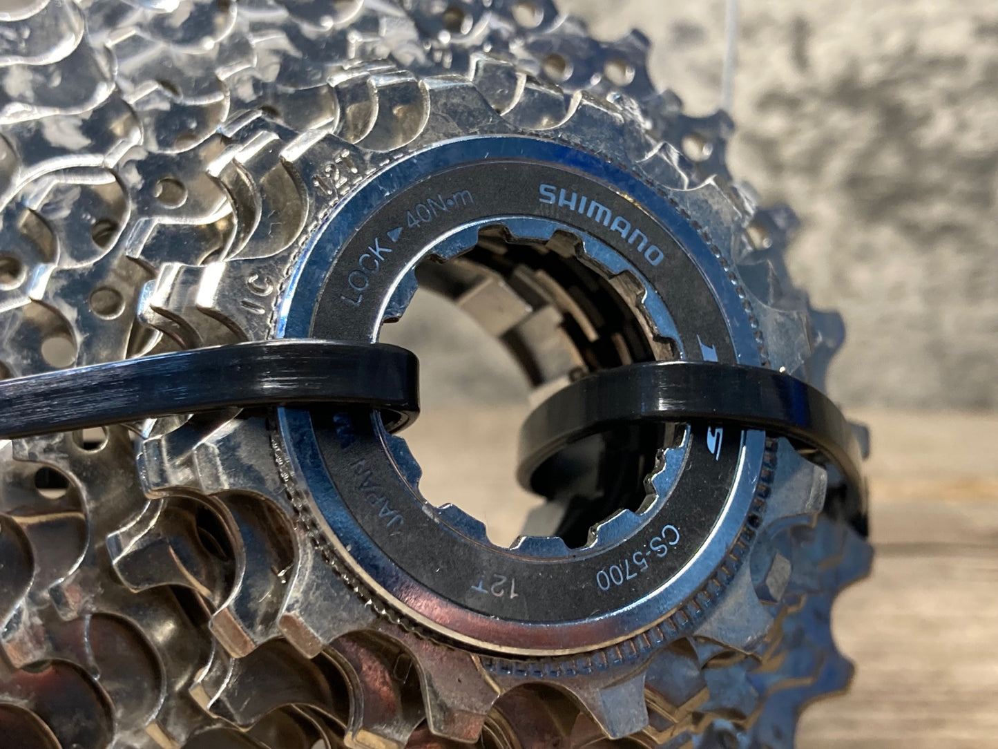 IU352 シマノ SHIMANO 105 CS-5700 スプロケット 10S 12-27T