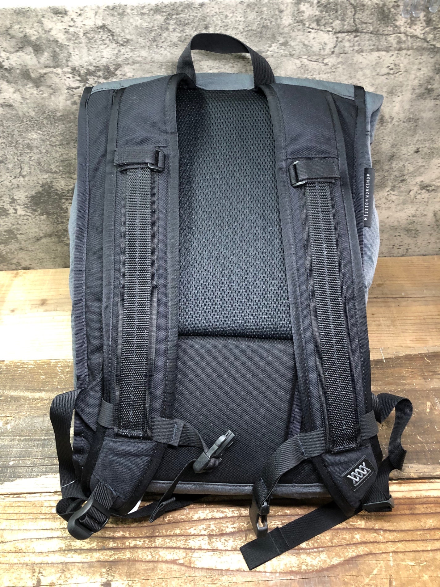 IZ201 ミッションワークショップ Mission Workshop Fitzroy AP リュックサック バックパック グレー 黄ばみ