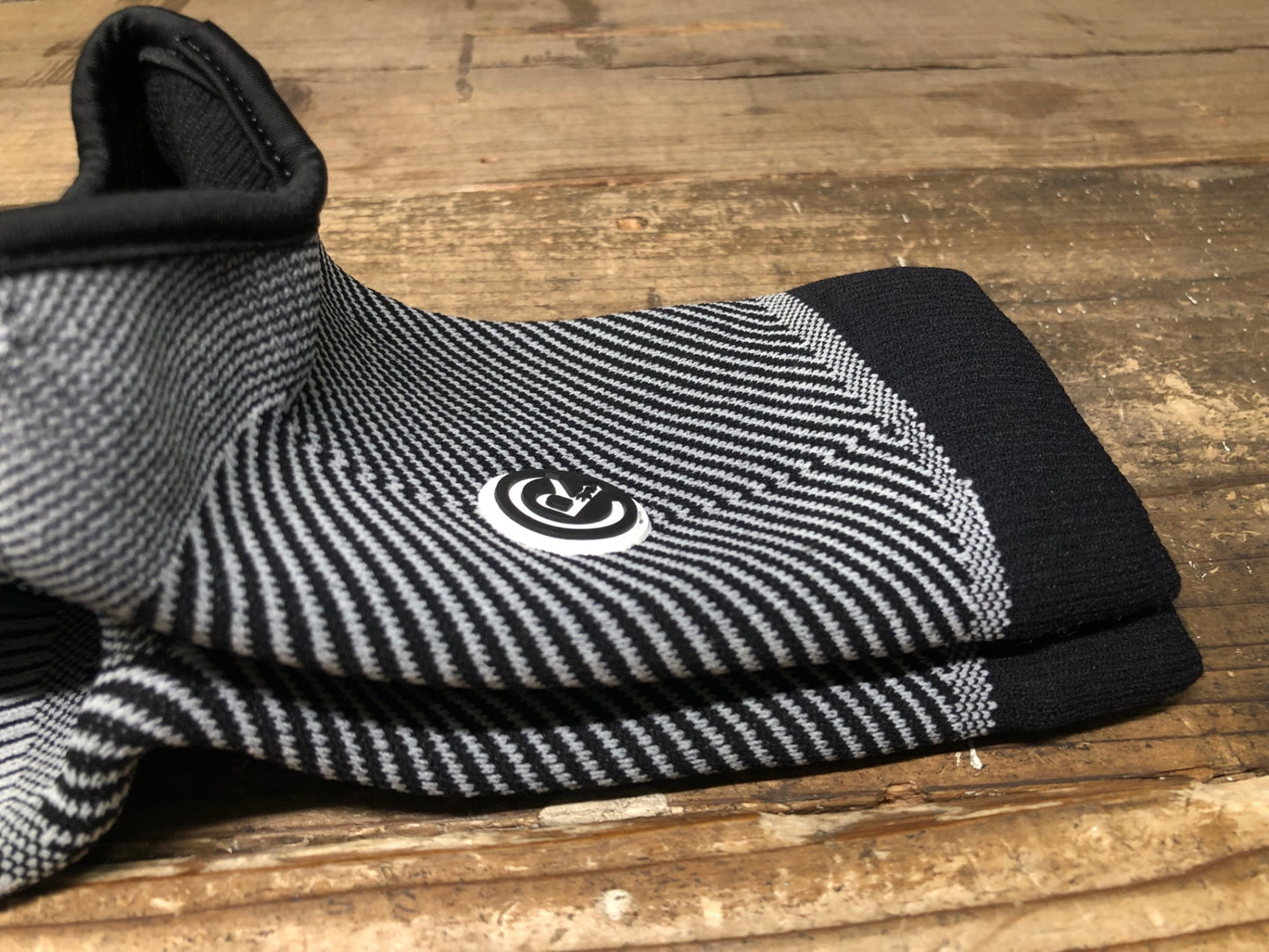 IX049 レリック reric シューズカバー 白黒 M