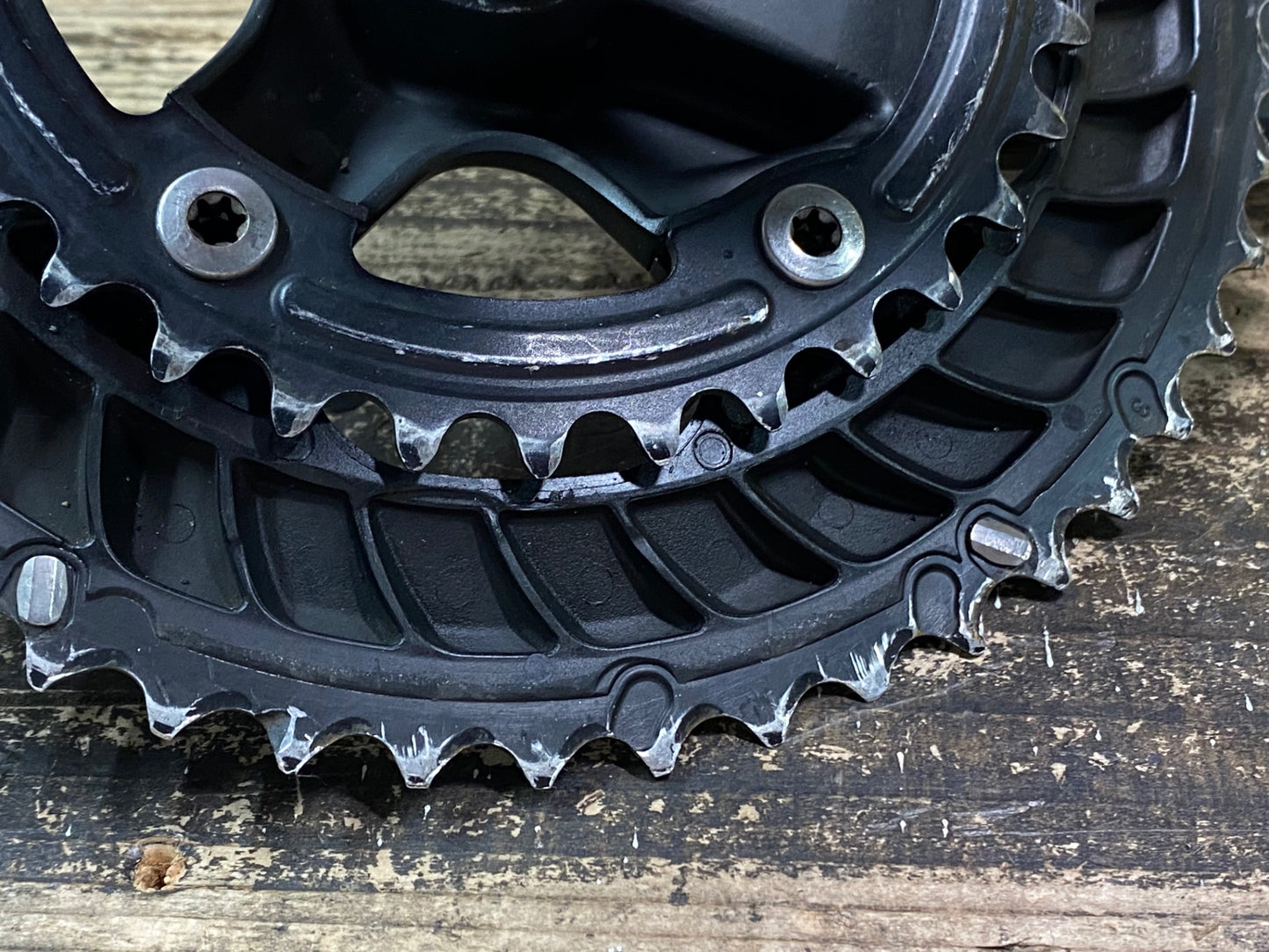 IX299 シマノ SHIMANO 105 FC-R7000 クランクセット 170mm 50/34T ※ガリ傷強,歯の摩耗強の為ジャンク