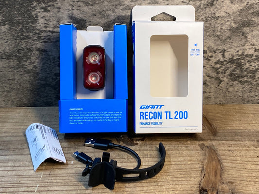 IV822 ジャイアント GIANT RECON TL 200 テールライト