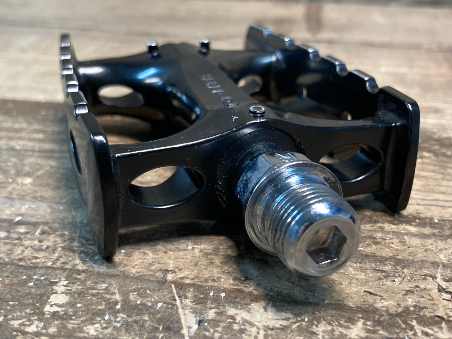 IL917 三ヶ島 CT-LITE フラットペダル 黒