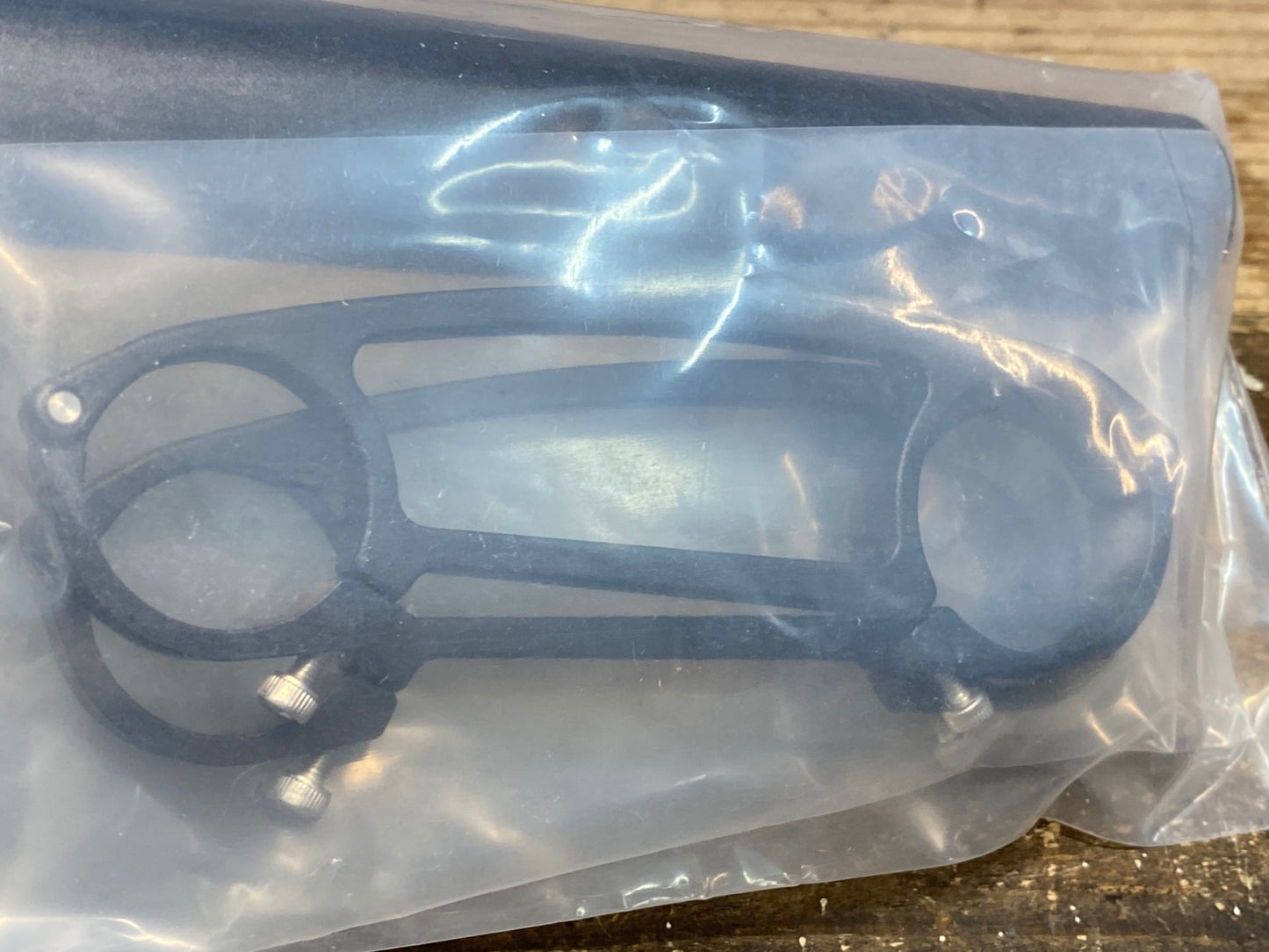 IS321 KCNC ブルべマウント 黒 Φ25.4-31.8 未使用品