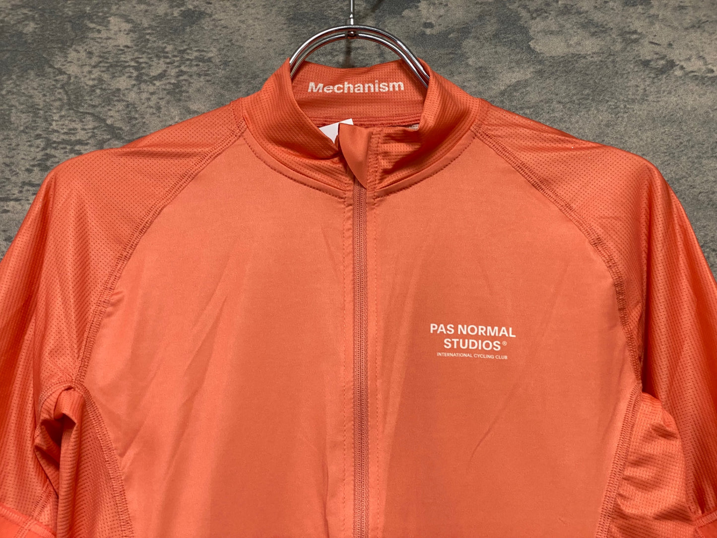 JC409 パスノーマルスタジオ Pas Normal Studios | Men's Mechanism Jersey 半袖 サイクルジャージ コーラル L