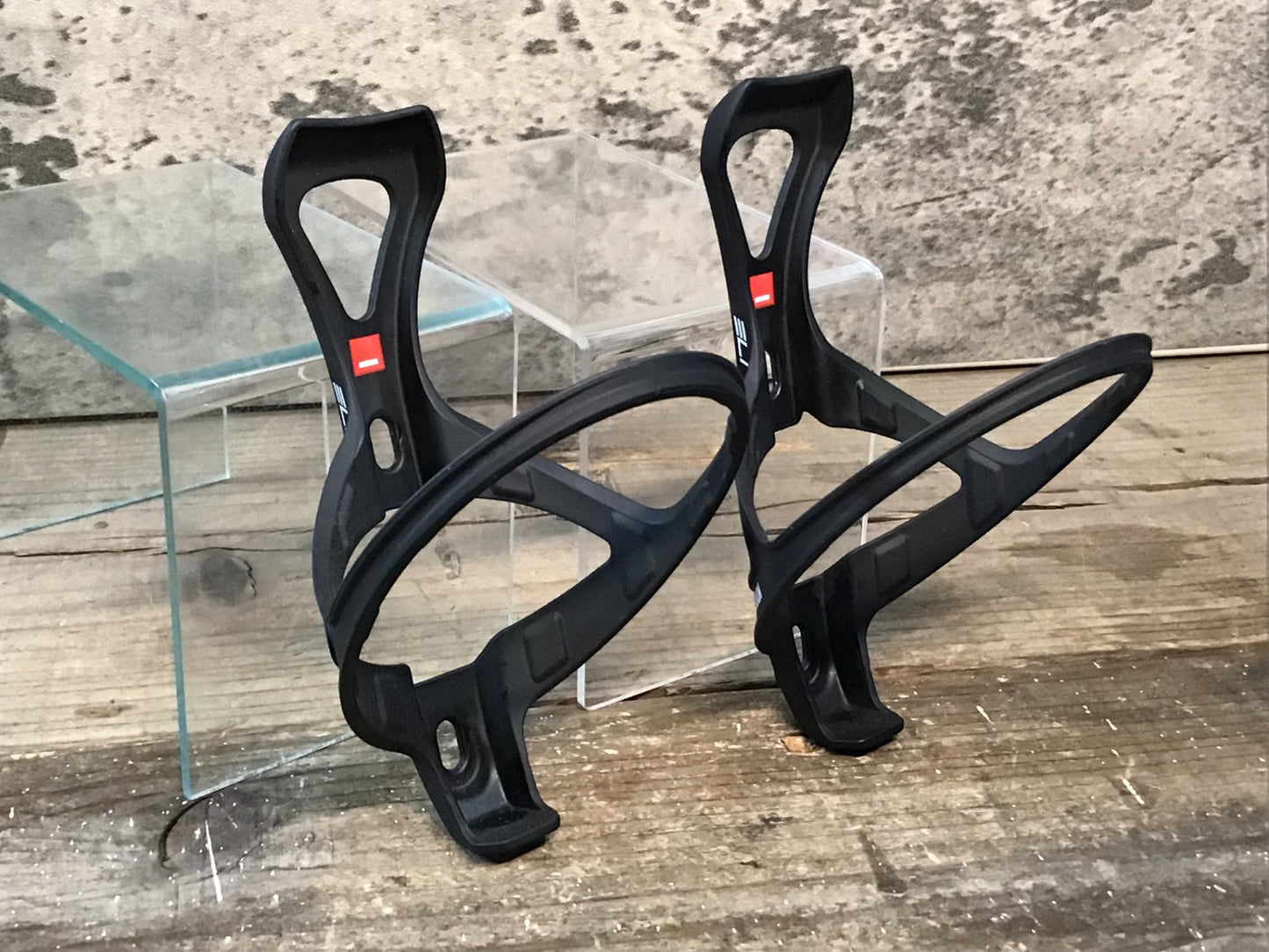 IR125 エリート ELITE LEGGERO CARBON カーボン ボトルケージ 黒 2個セット