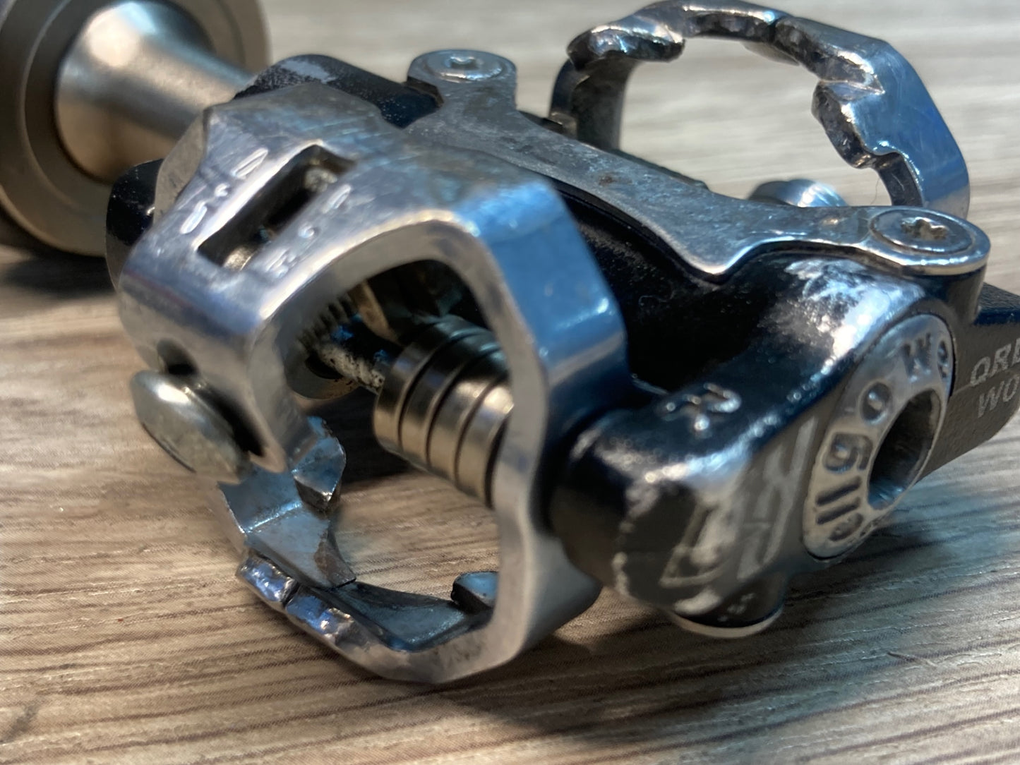 IX204 ウェルゴ WELLGO QRD W01 ビンディングペダル ※ガリ傷、汚れ