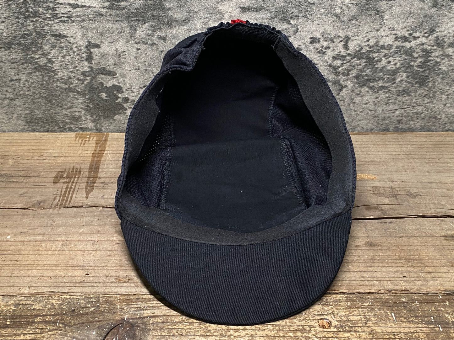 IW504 アソス Assos EQUIPE RS サイクルキャップ 黒 赤 フリーサイズ