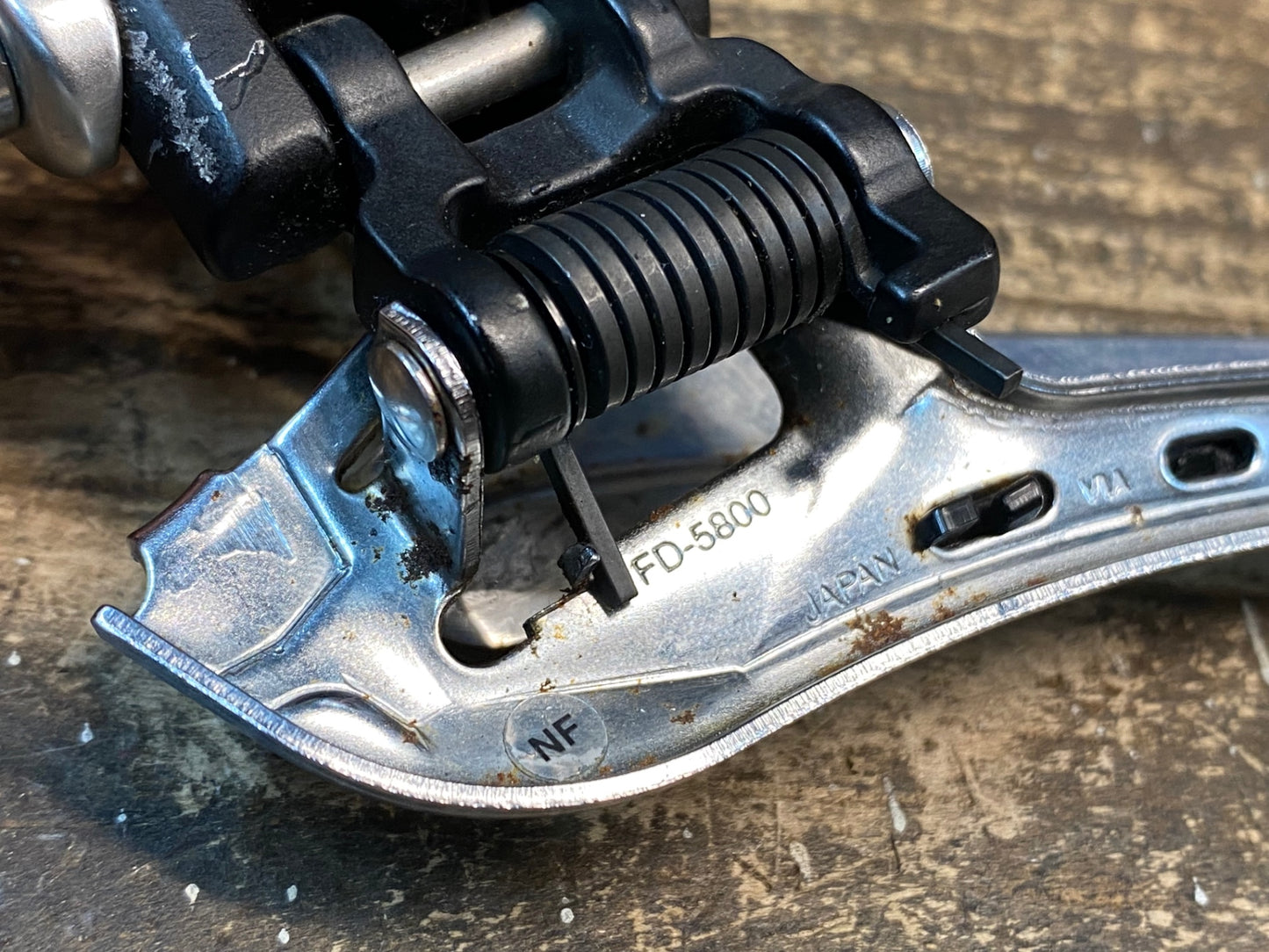 IU996 シマノ SHIMANO 105 FD-5800 フロントディレイラー 2S 直付