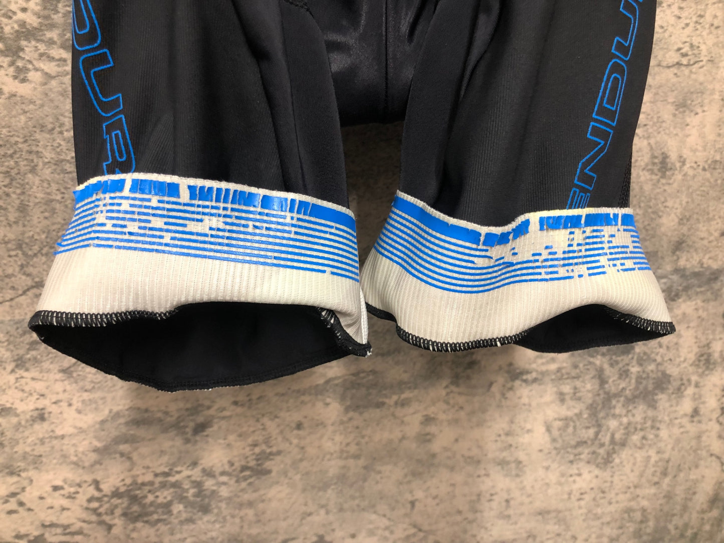 IZ531 エンデュラ ENDURA ビブショーツ 黒 S ※擦れ