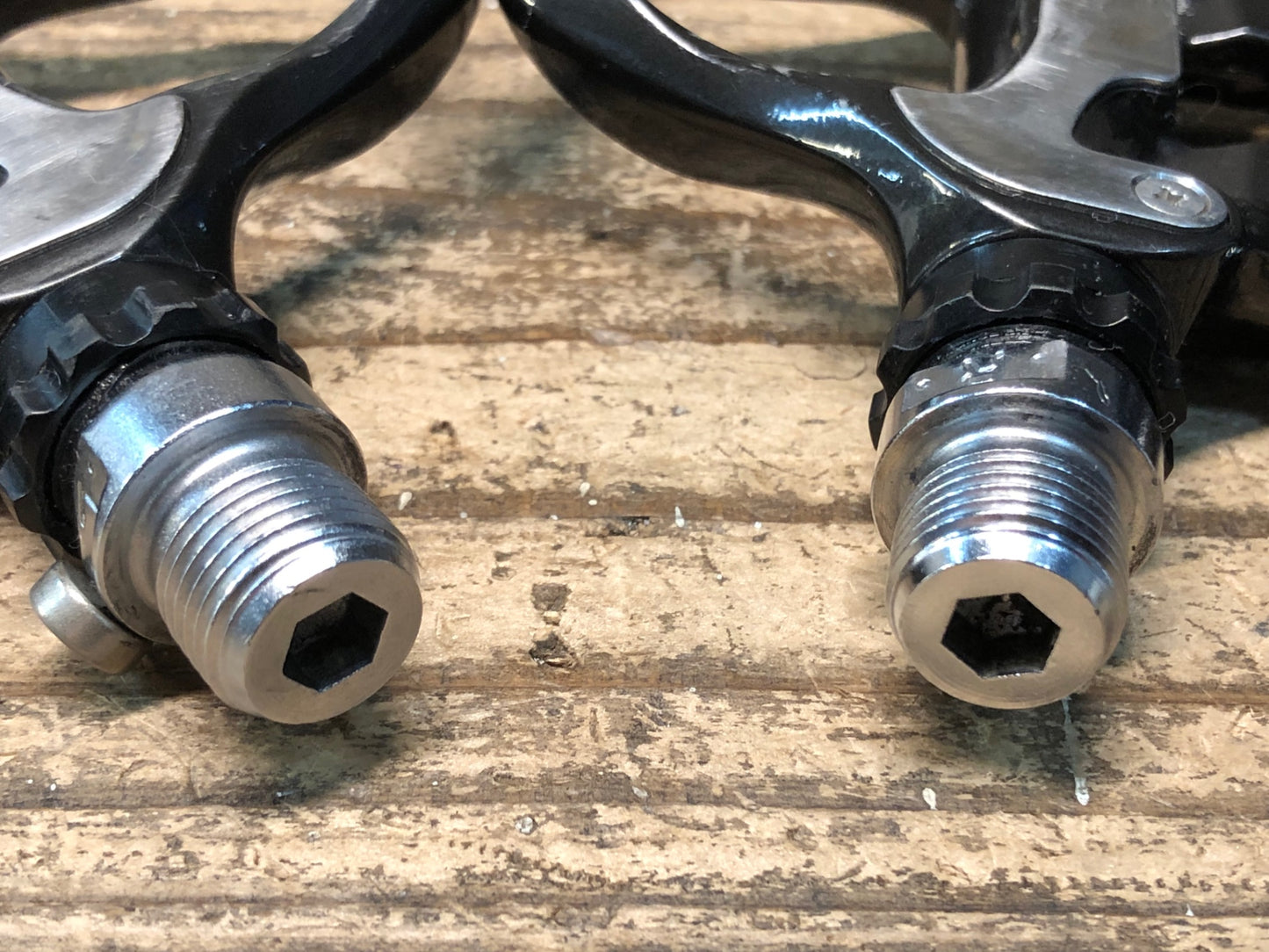 IX141 シマノ SHIMANO 105 PD-5610 ビンディングペダル SPD-SL