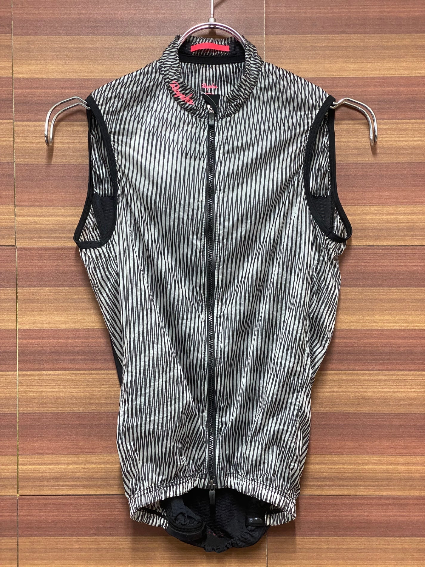 HZ024 ラファ Rapha WOMEN'S SOUPLESSE LIGHTWEIGHT GILET PRINT&PATTERN サイクルベスト ジレ 白 黒 S レディース ※プリントの劣化