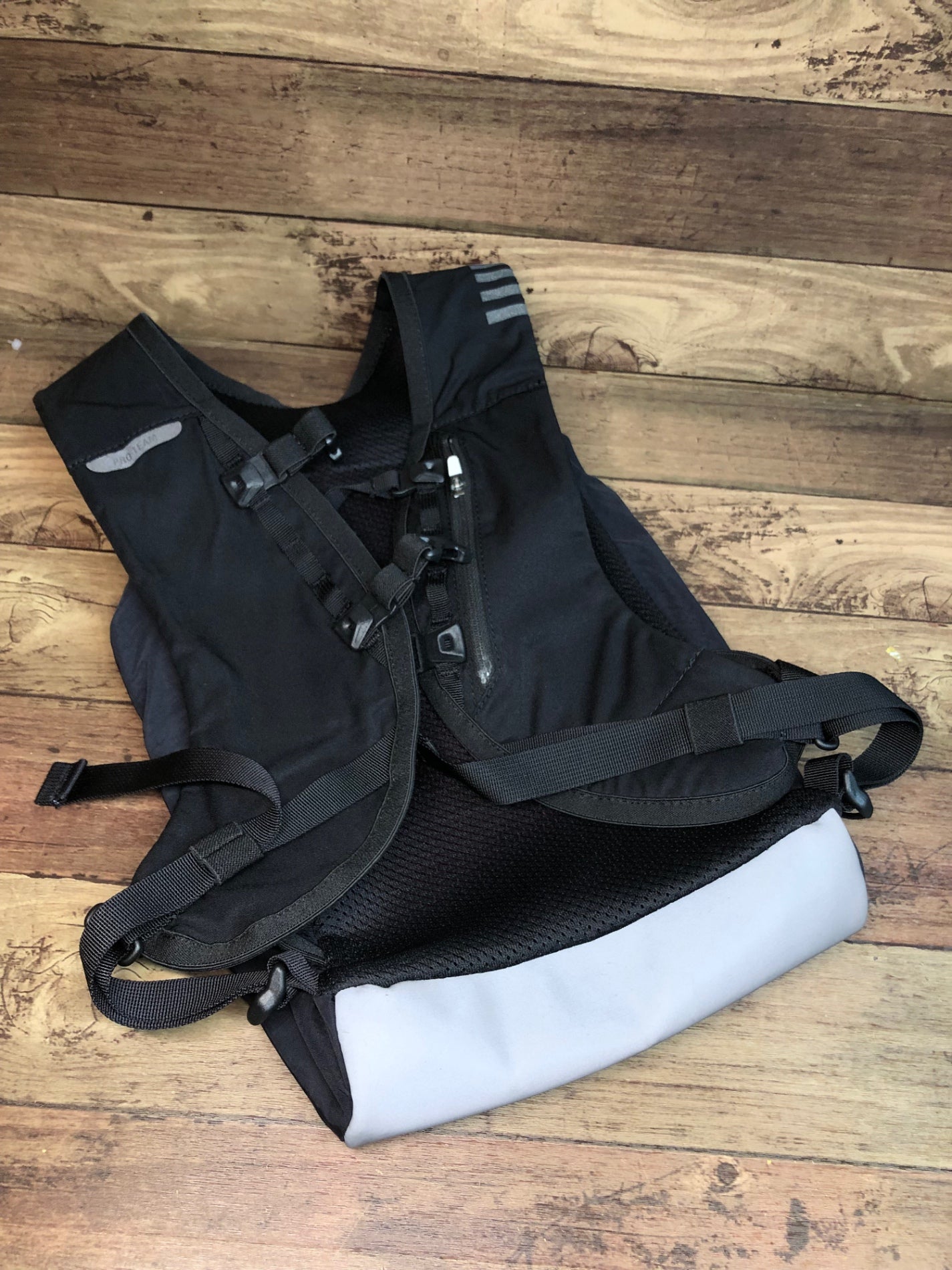 IO470 ラファ Rapha PRO TEAM LIGHTWEIGHT BACKPACK リュック バックパック 黒 ※左側チャックやや不具合