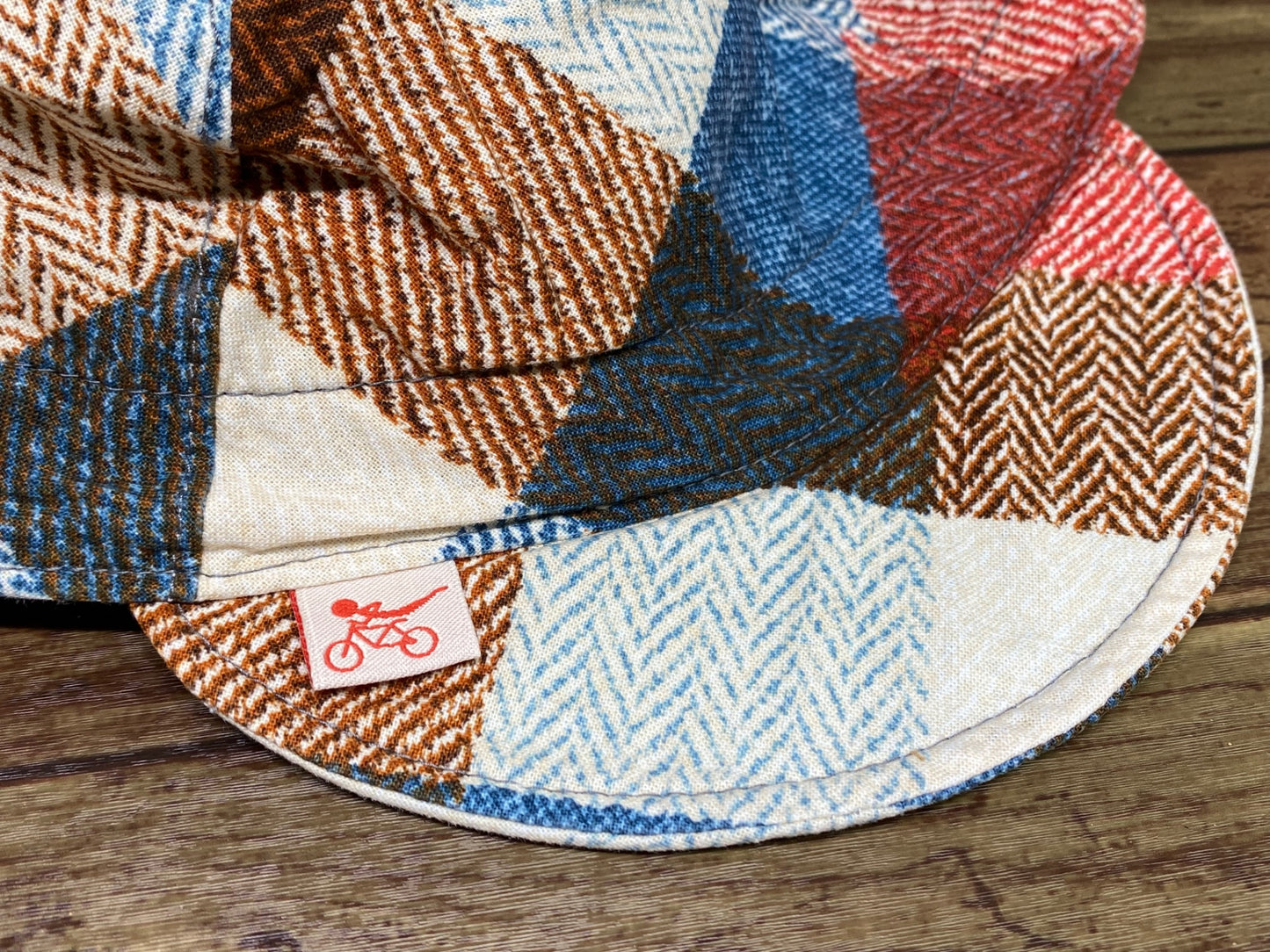 IN885 サイクロン cyclone サイクルキャップ ベージュ 赤 茶 総柄