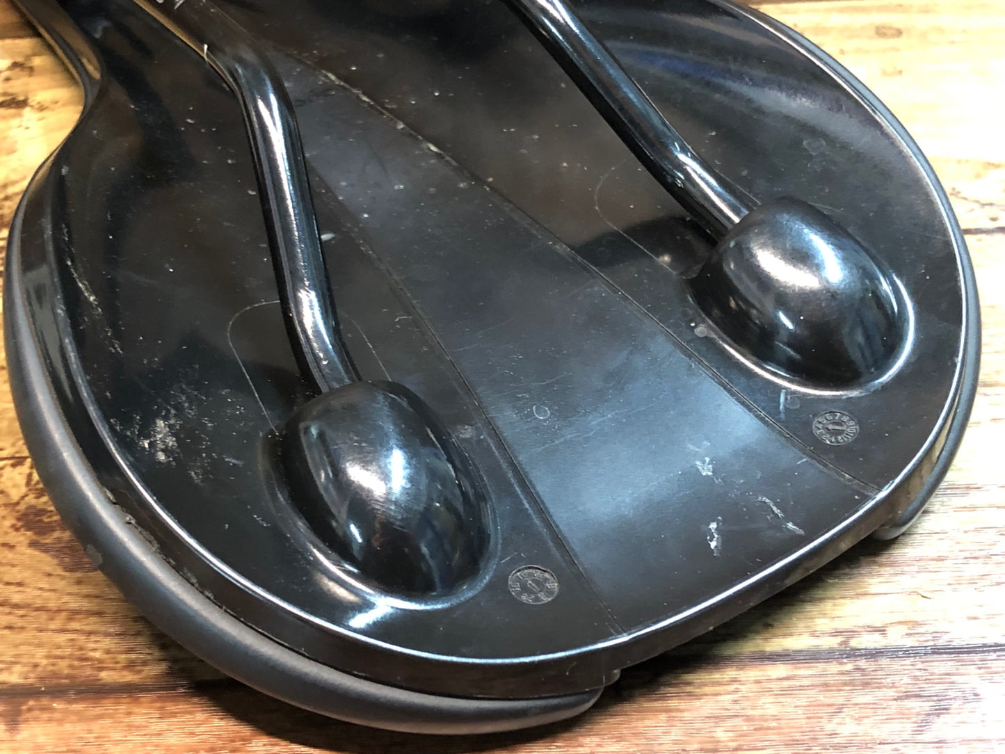 IM963 ファブリック fabric ラインスポーツシャロー LINE SPORTS SHALLOW サドル 黒 スチールレール