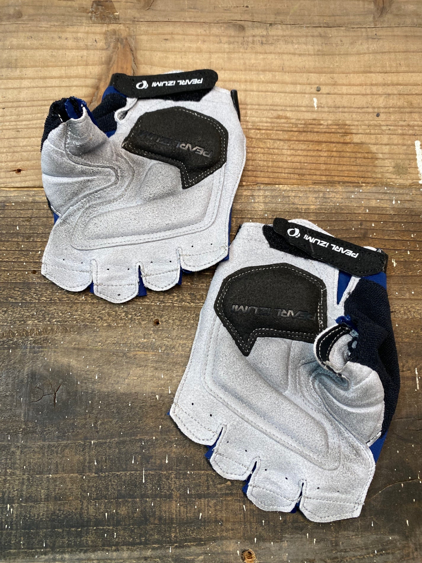 IP138 パールイズミ PEARL iZUMi 指切り グローブ 青 S