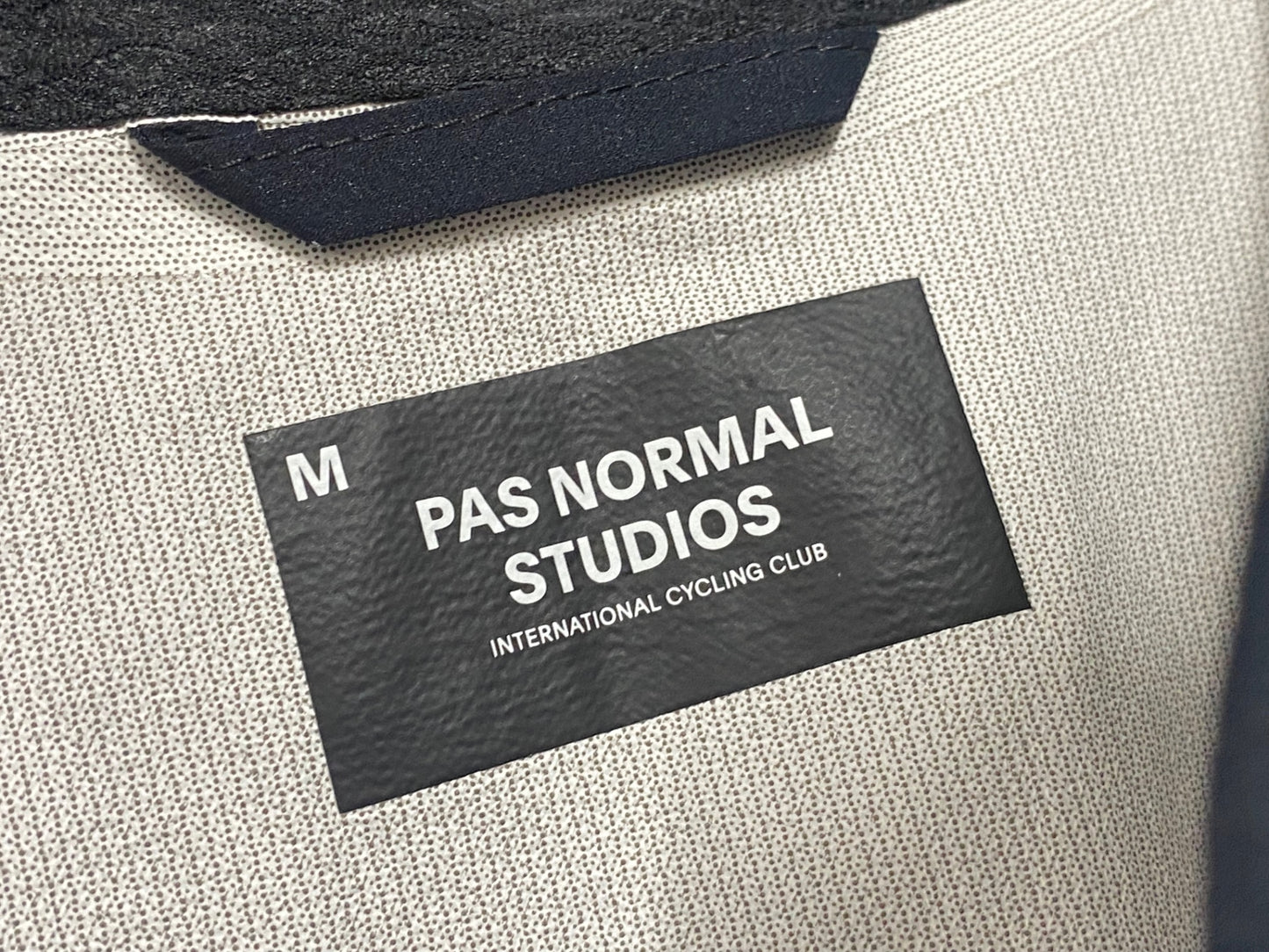 IY502 パスノーマルスタジオ PAS NORMAL STUDIOS メカニズム レイン ジレ Mechanism Rain Gilet サイクルベスト M 黒