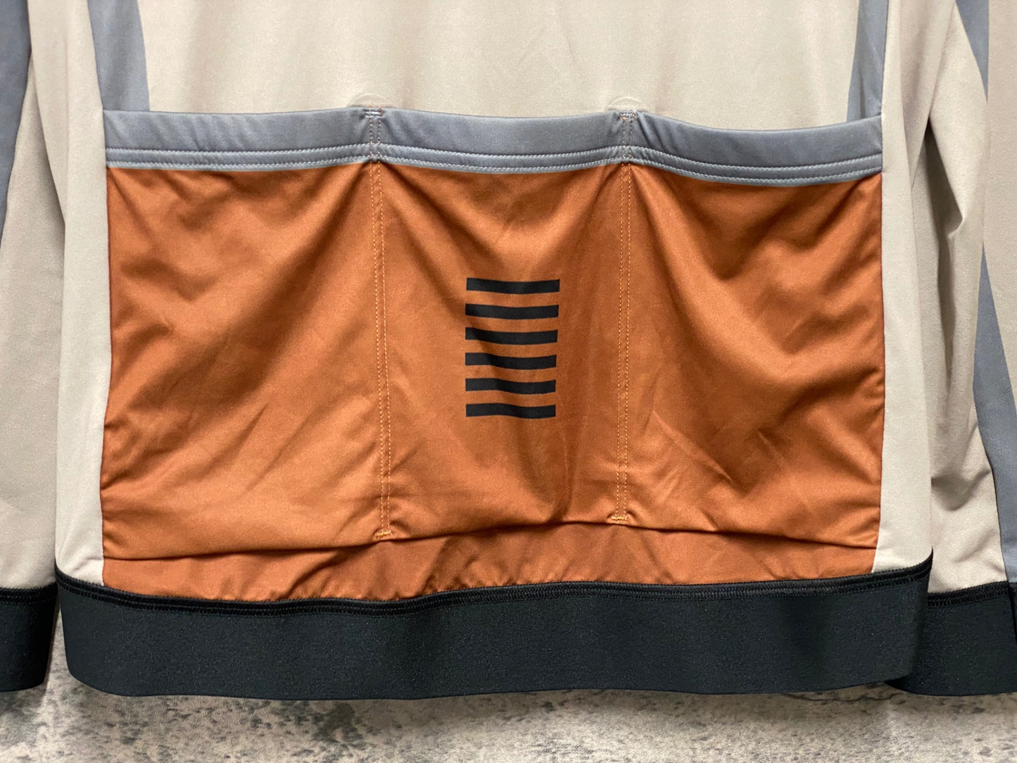 IZ256 ラファ Rapha PRO TEAM LONG SLEEVE TRAINING JERSEY カーキ M