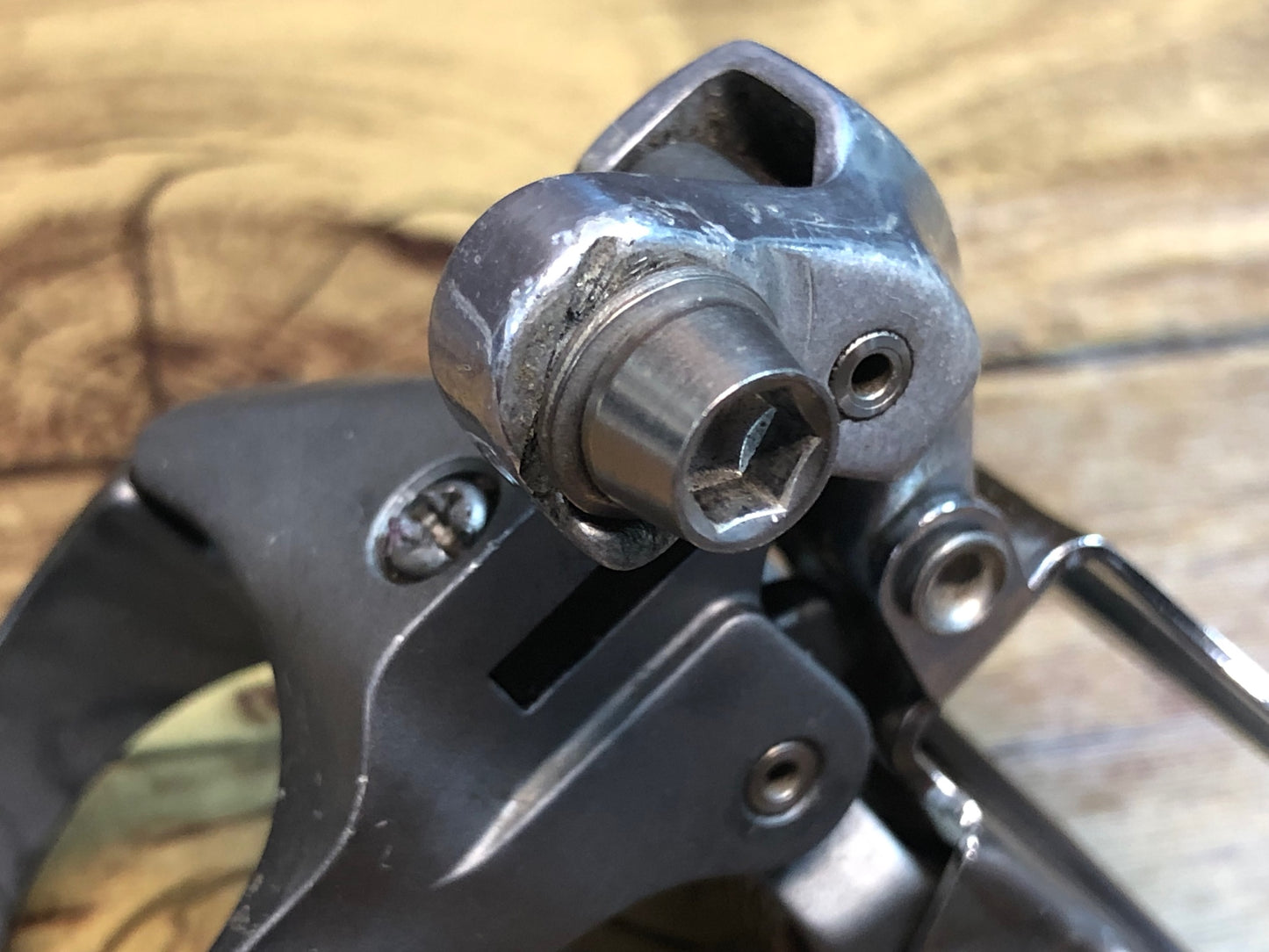 IM379 シマノ SHIMANO アルテグラ ULTEGRA  FD-6700 フロントディレイラー バンド式Φ31.8