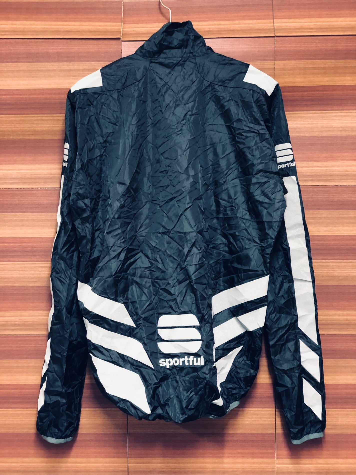 IU252 スポーツフル sportful 長袖 ウィンドブレーカー 黒 S