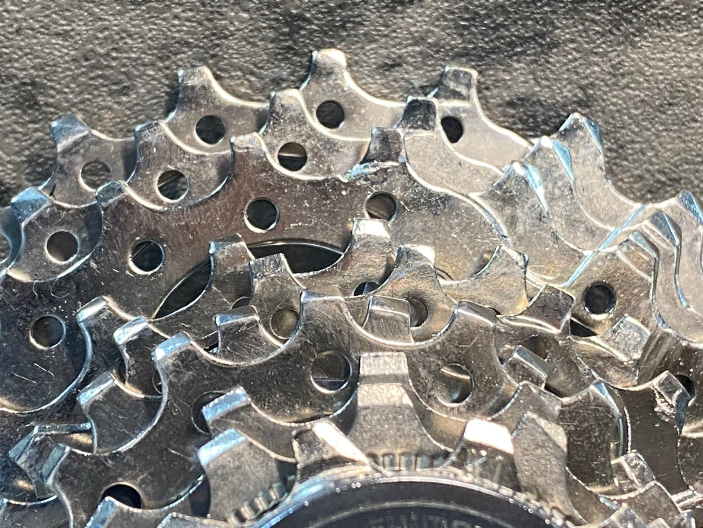 IP719 シマノ SHIMANO 105 CS-5700 スプロケット 10S 11-25T