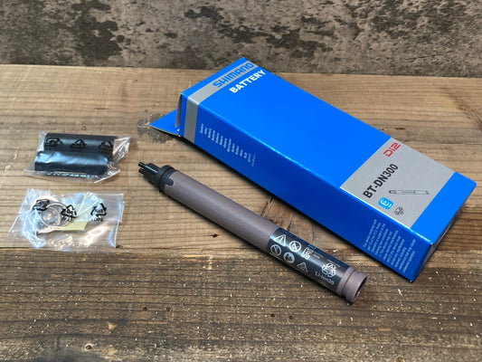 IQ113 シマノ SHIMANO BT-DN300 ビルトイン バッテリー 3ポート Di2 電動 動作確認済