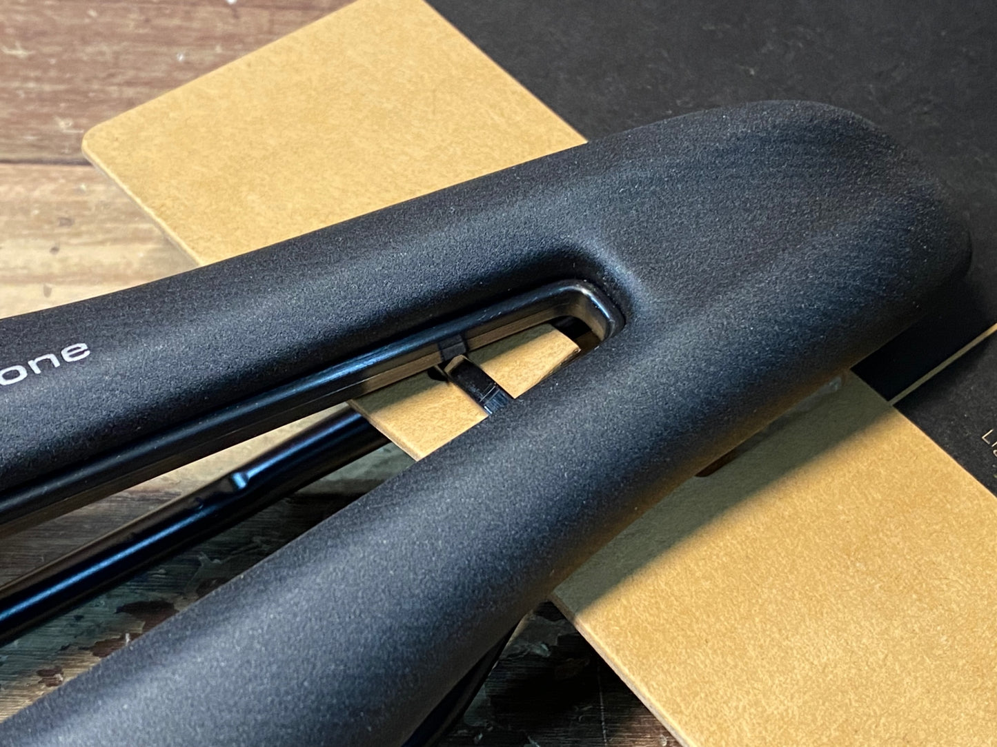 IK604 セラロイヤル SELLE ROYAL R.e.med 3 サドル 黒 クロモリレール