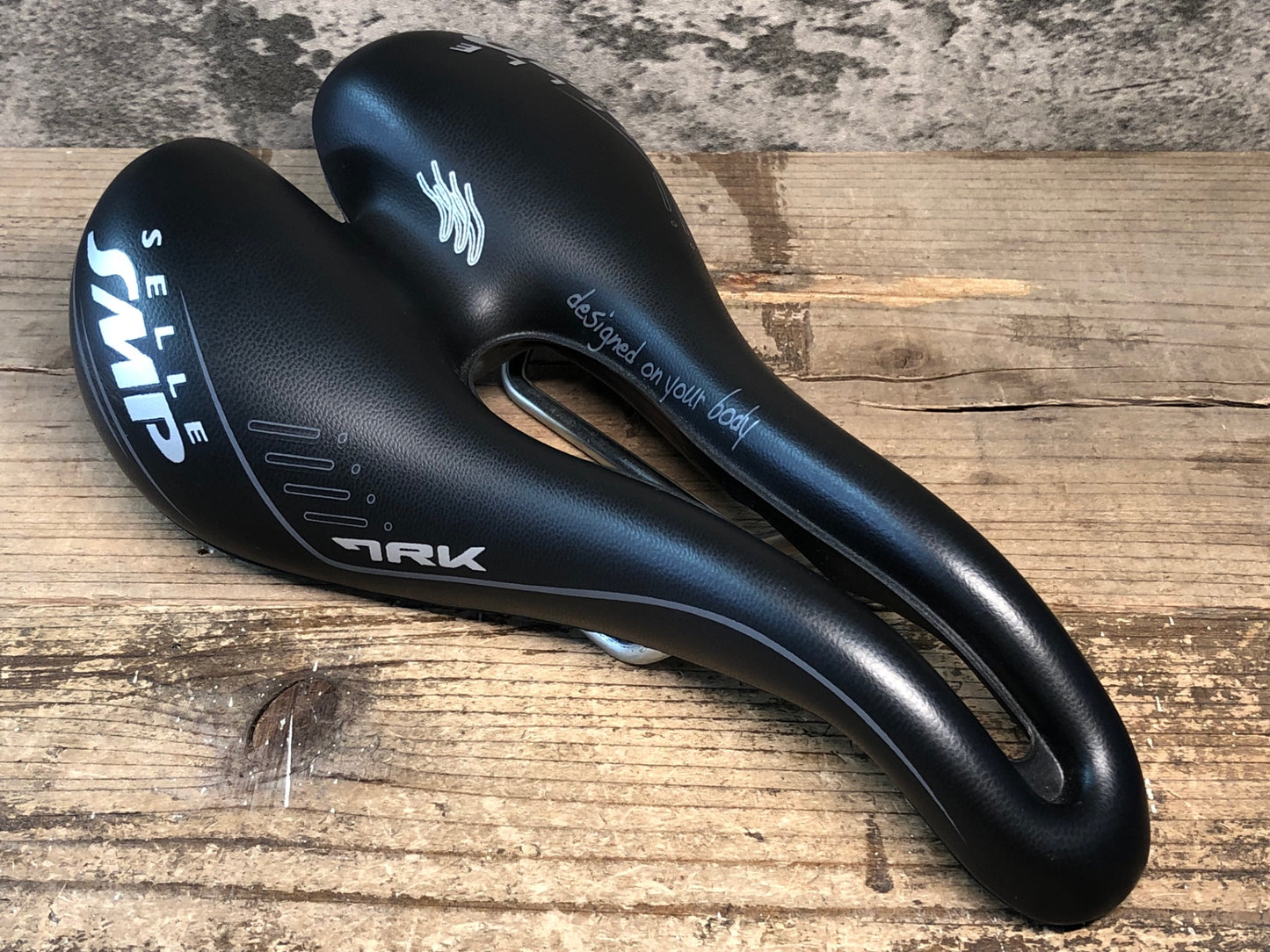 JA563 SELLE SMP TRK サドル 黒 160mm クロモリ