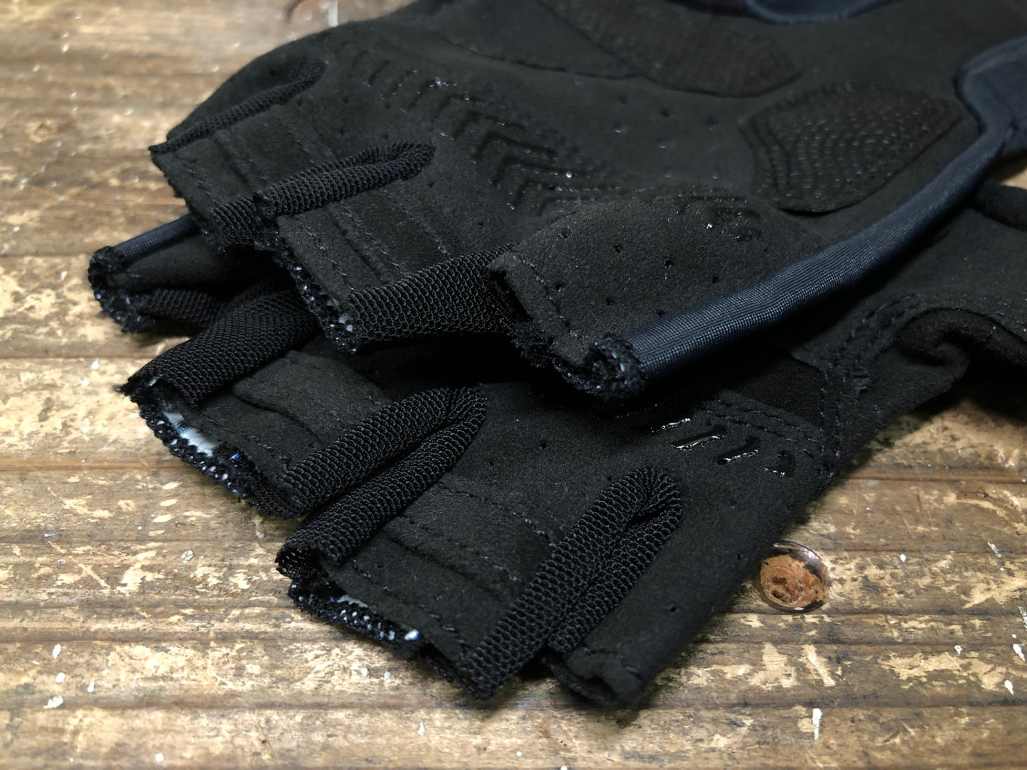 IW861 サンボルト SUNVLT 指切りグローブ 黒 M エアロ