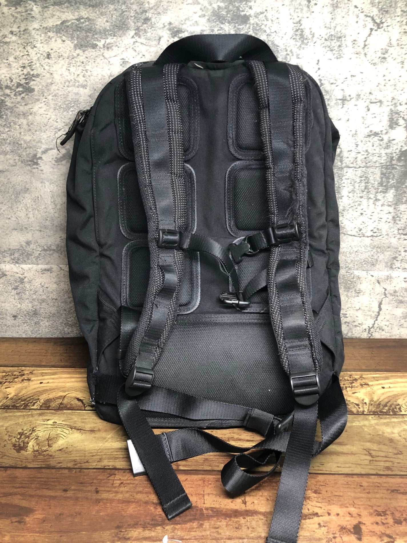 IS766 ラファ Rapha リュック バックパック 黒 黄ばみ 日焼け