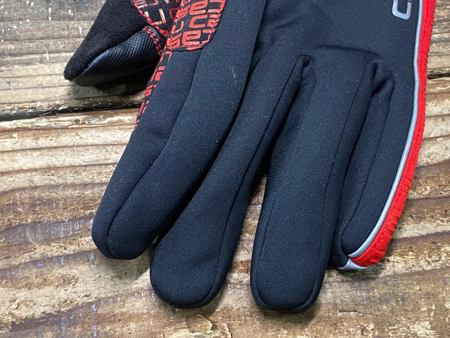 IV956 カステリ CASTELLI SPETTACOLO グローブ 黒 赤 L 裏起毛